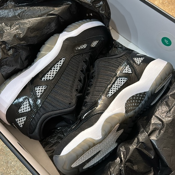 Air Jordan 11 Retro Low IE - Picture 3 of 7